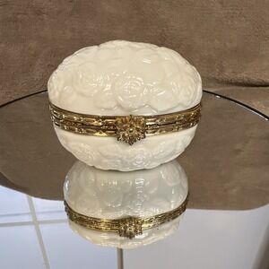 Vintage Formalities by Baum Bros White Rose Ceramic Hinged Trinket Box